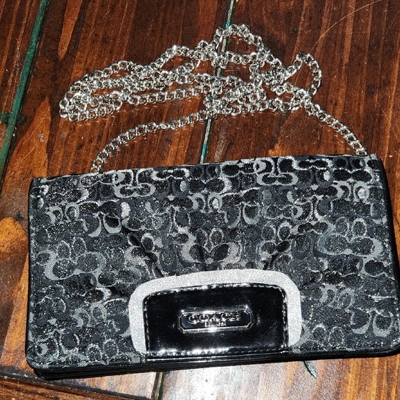 Coach Vintage Black and Silver C Logo  Clutch With Chain Crossby Strap - Picture 1 of 6
